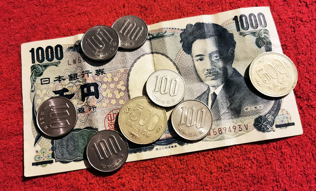 Japan News: Yen-Scheine und Münzen