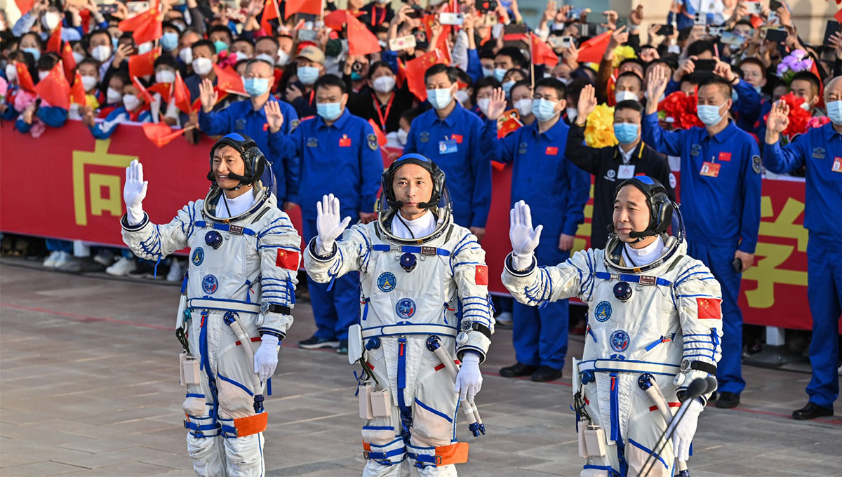 China-News: erster Zivilist erreicht Raumstation